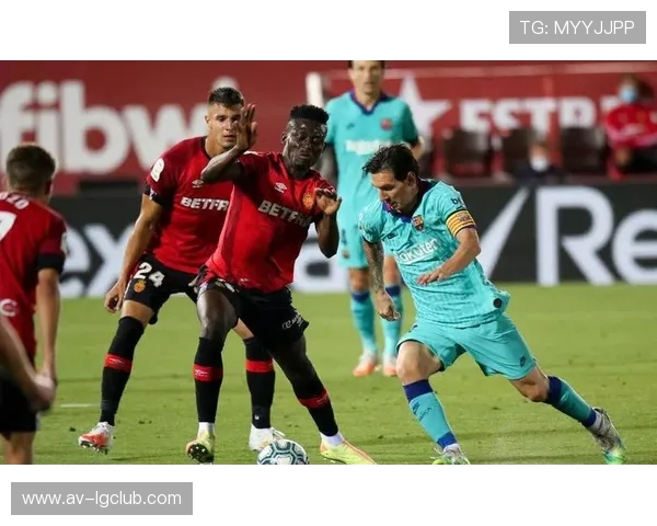 实况足球常用配合技巧解析提升进攻效率与防守稳定性的全方位策略